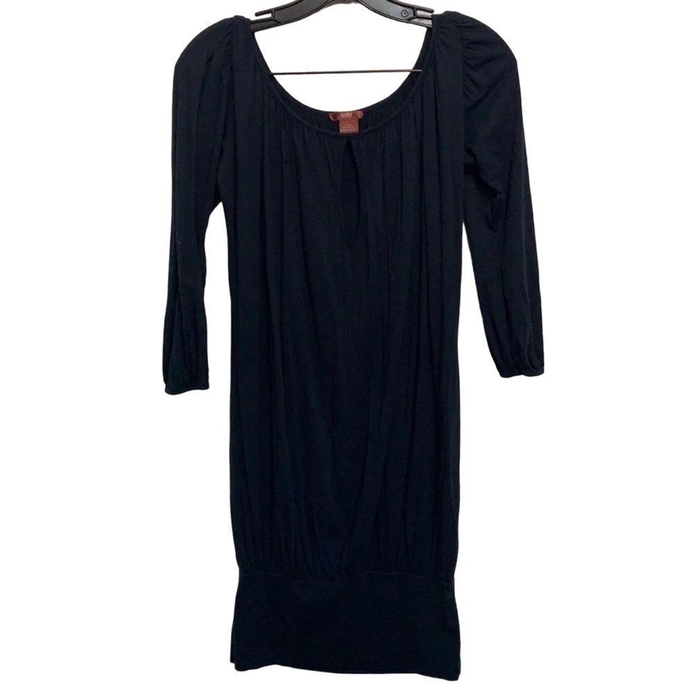 Bobi Navy size small bubble dress with key hole detail